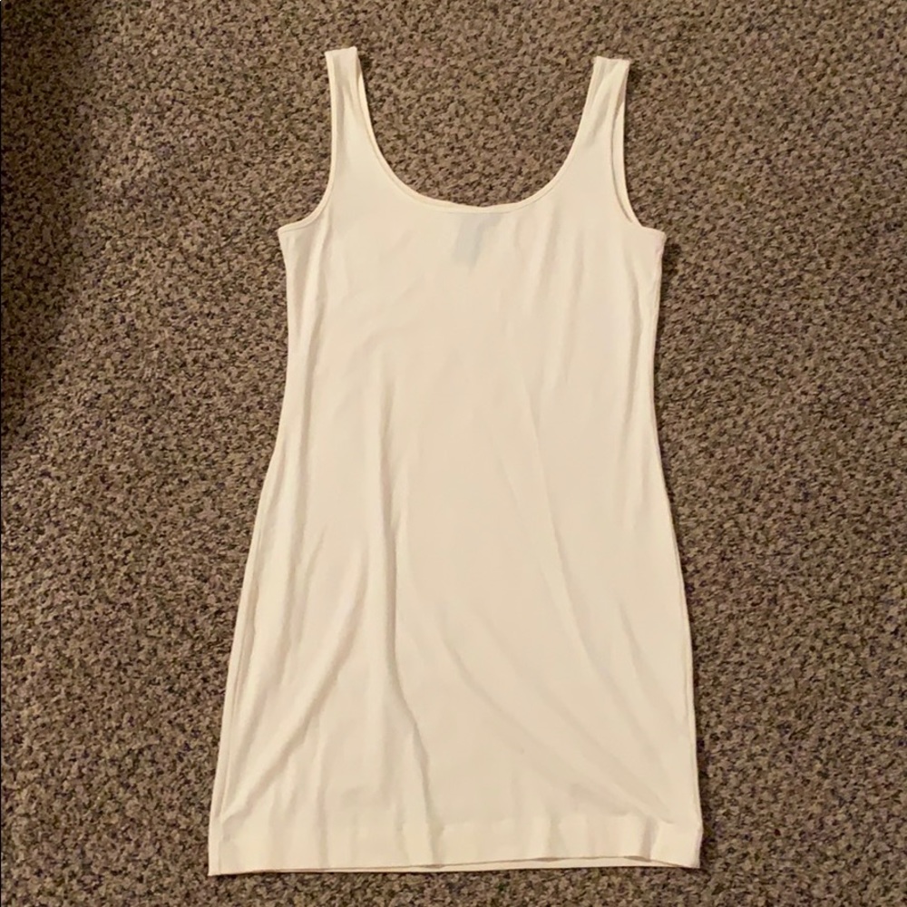 White basic body con dress